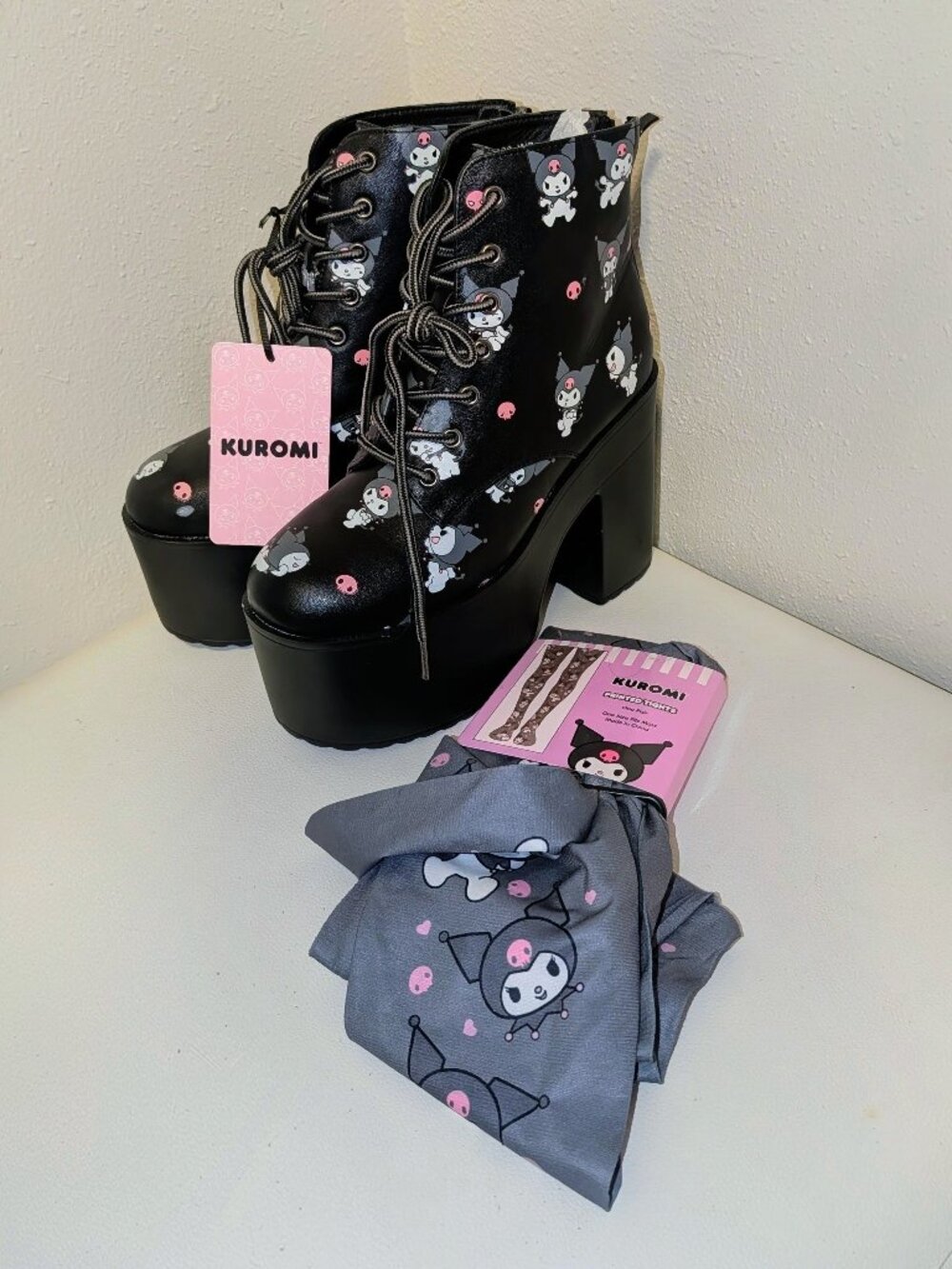 NWT Hot Topic Sanrio Kuromi Platform Combat Boots Size 7 & Tights Set